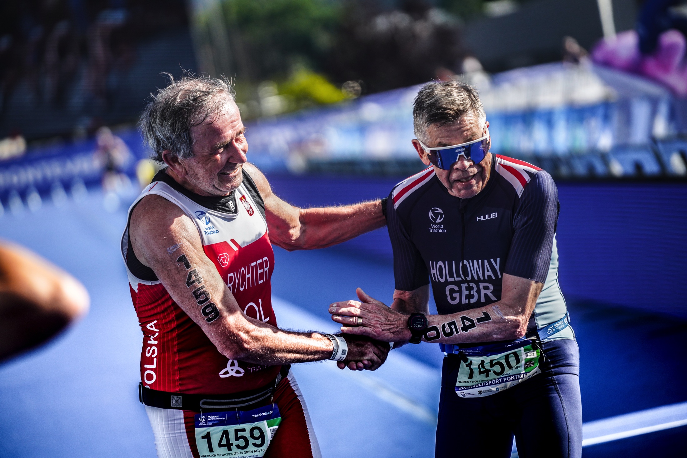 Triatletas corriendo